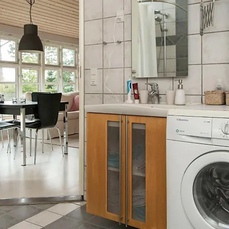 Holiday home Three-bedroom Holiday In Reksteren