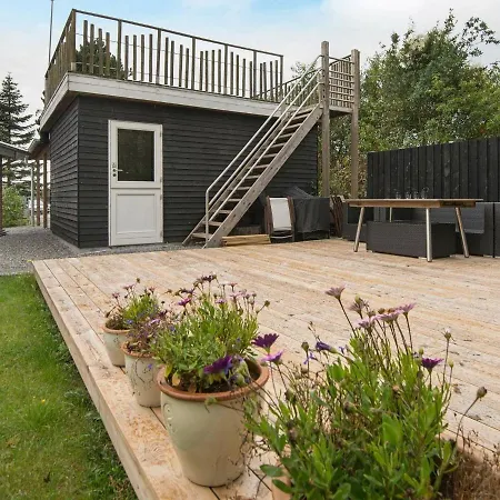 Three-bedroom Holiday In Reksteren *