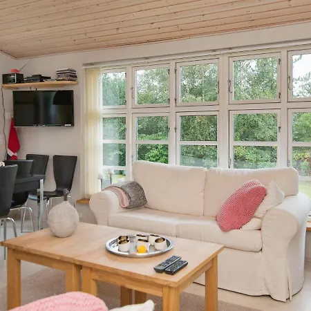 Three-bedroom Holiday In Reksteren Ebeltoft