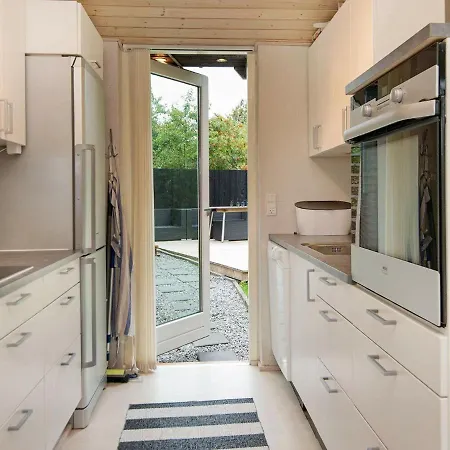 Three-bedroom Holiday In Reksteren *