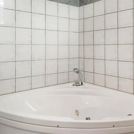 Three-bedroom Holiday In Reksteren Ebeltoft